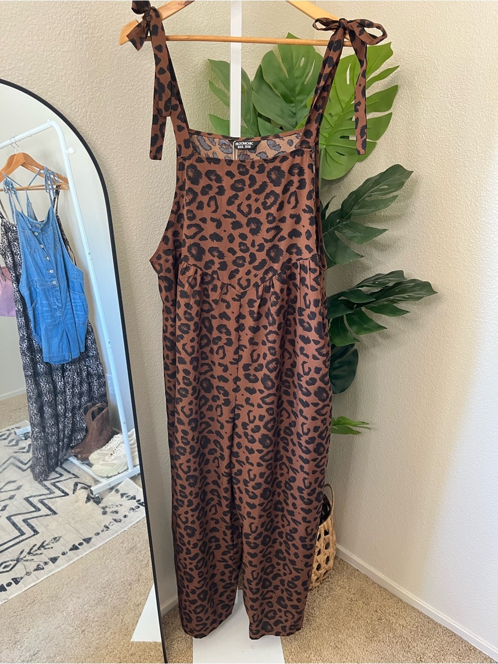 🖤 BloomChic Leopard Print Wide Leg Jumpsuit 14-16 NWT